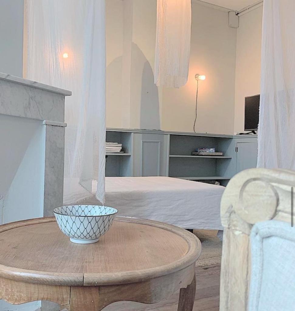 Apartment French Classic Apartm 2 Bedroom Location Cannes