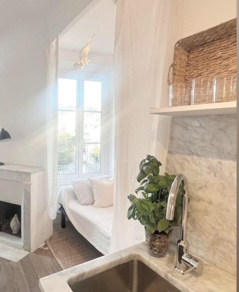 Apartment French Classic Apartm 2 Bedroom Location