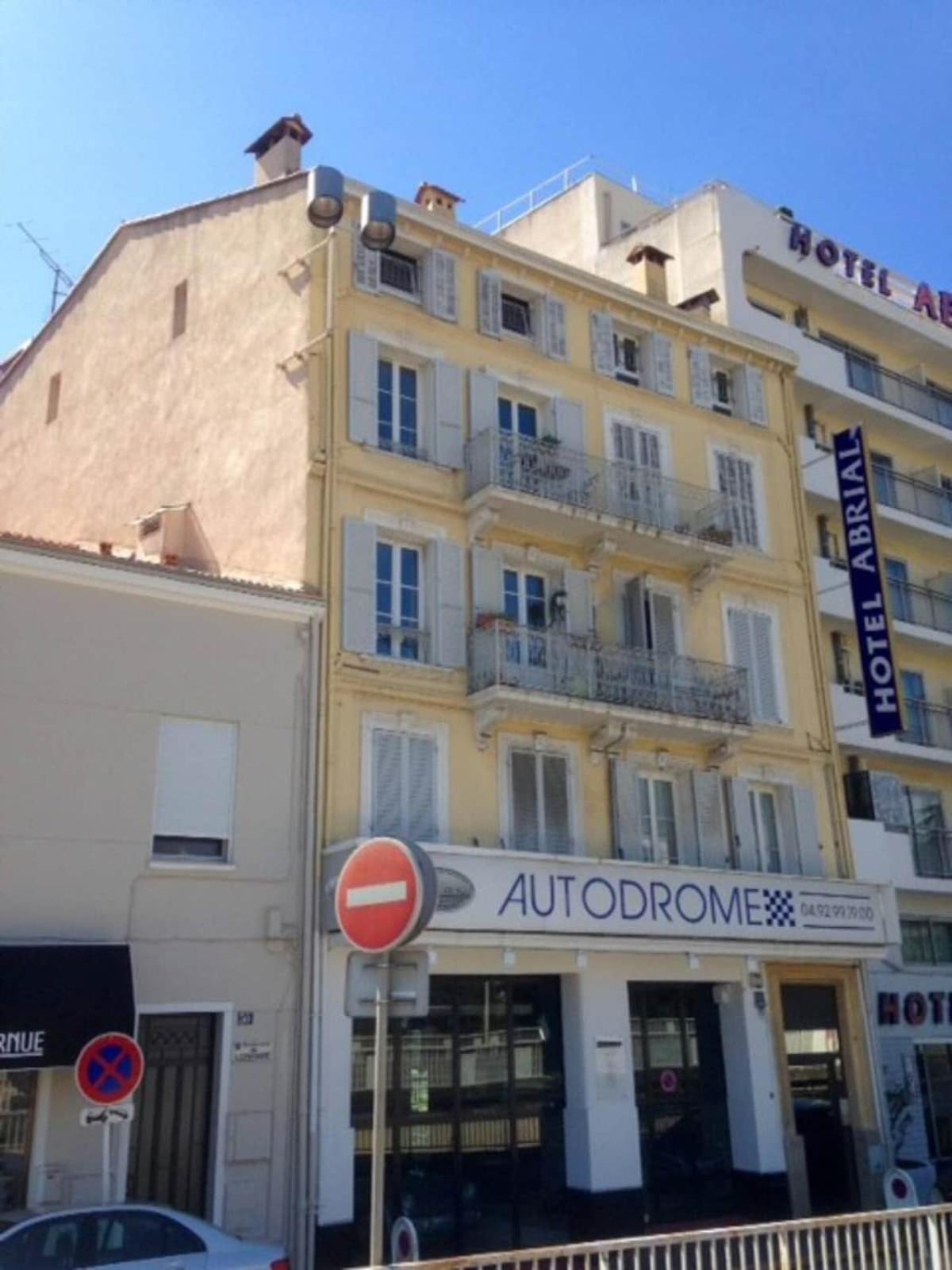 Apartment French Classic Apartm 2 Bedroom Location