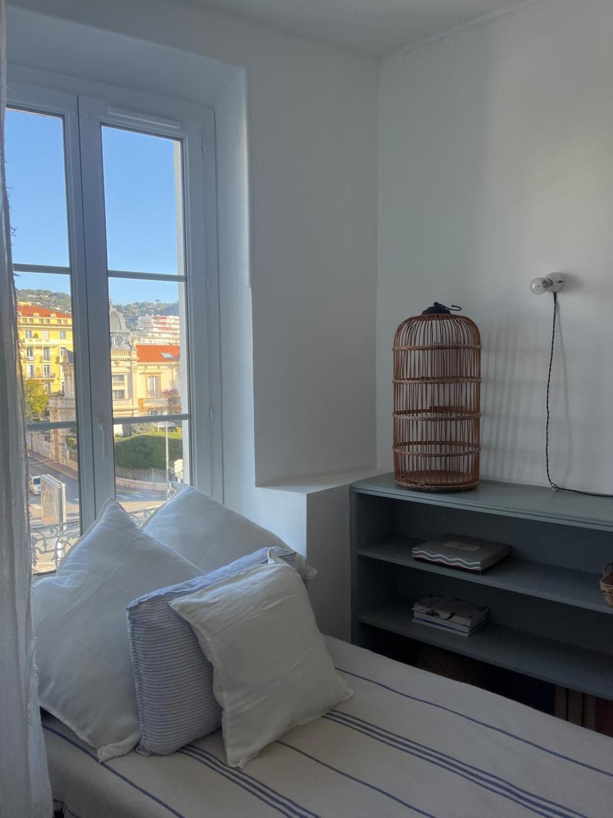 Apartment French Classic Apartm 2 Bedroom Location Cannes